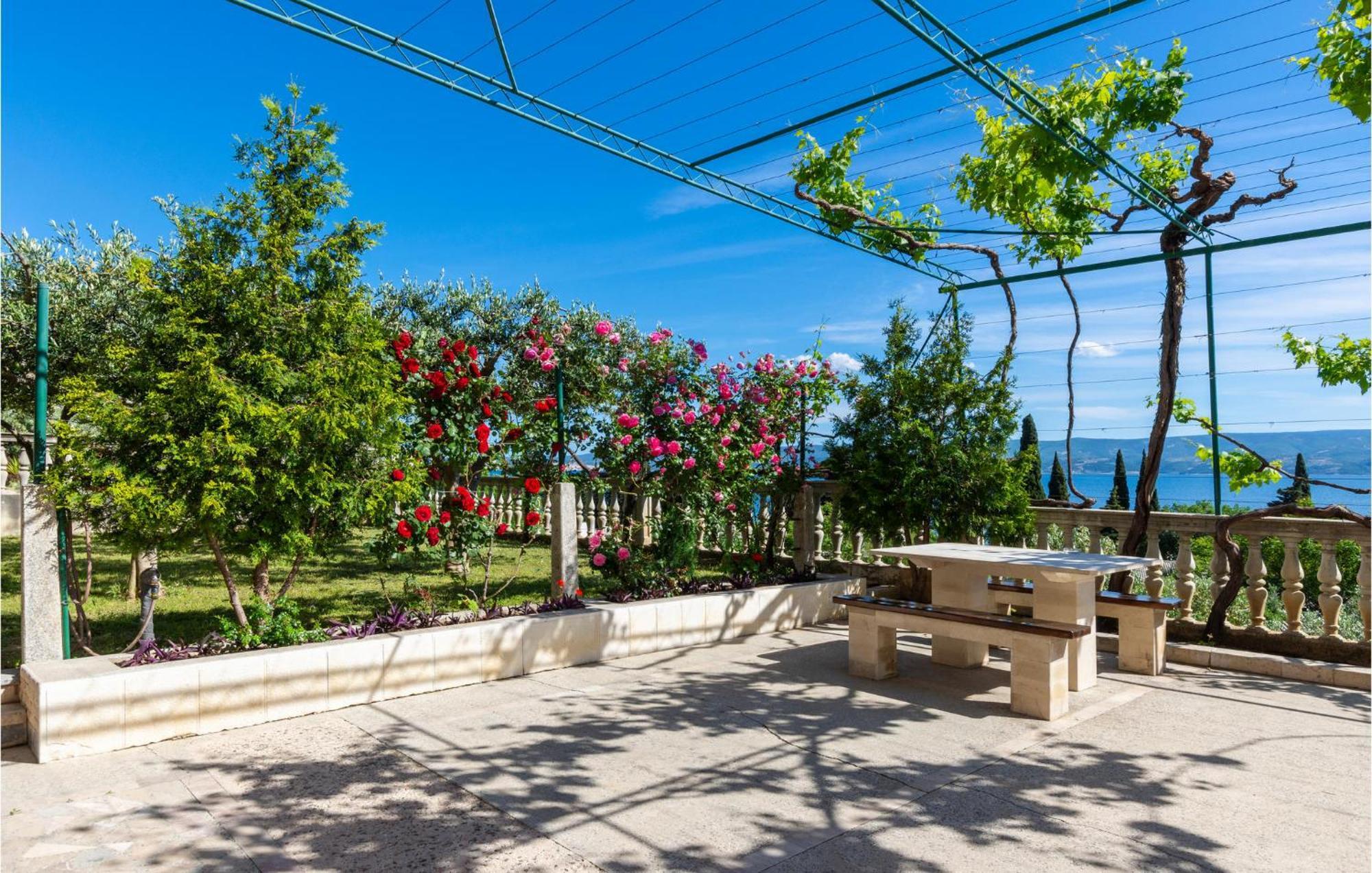 1 Bedroom Beautiful Apartment In Duće Dış mekan fotoğraf